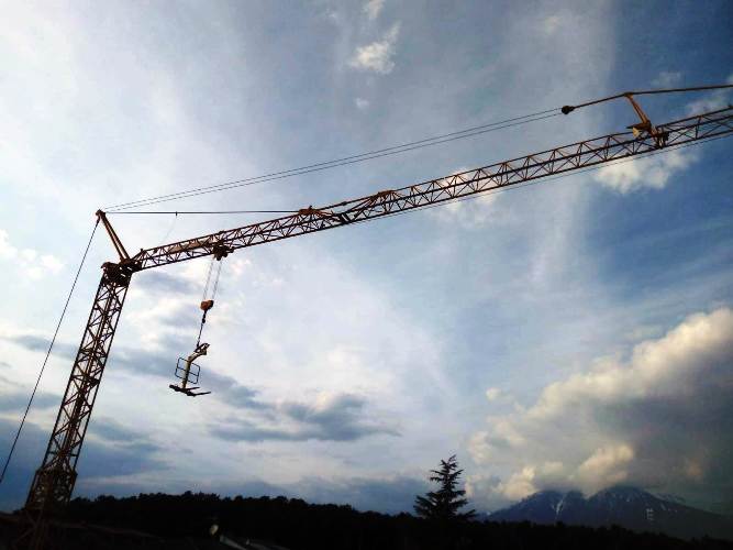 SELF-ERECTING CRANE POTAIN 331B